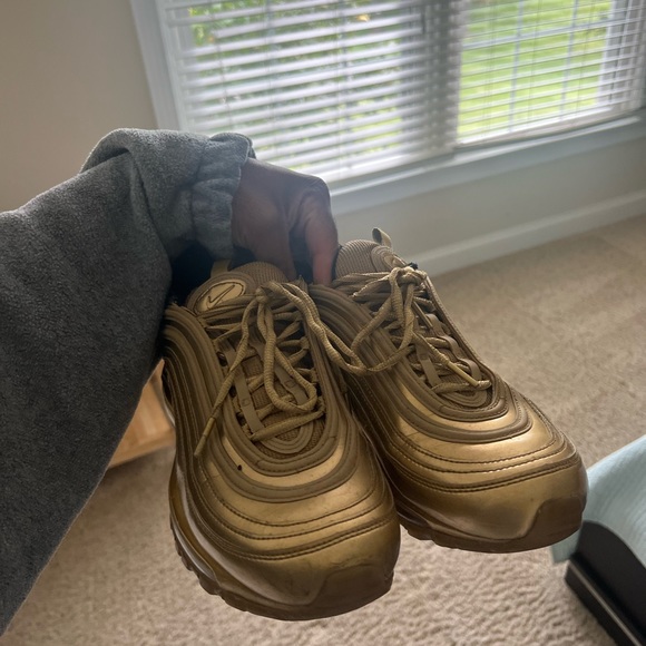 Air Max Size 9 - Picture 2 of 5